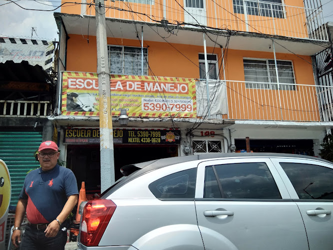 escuela de manejo Los Reyes de Salgado